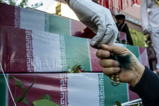 تشییع پیکرهای۱۱۰ شهید گمنام دفاع مقدس در تهران