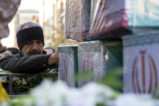 تشییع پیکرهای۱۱۰ شهید گمنام دفاع مقدس در تهران