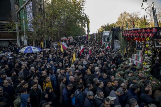 تشییع پیکرهای۱۱۰ شهید گمنام دفاع مقدس در تهران