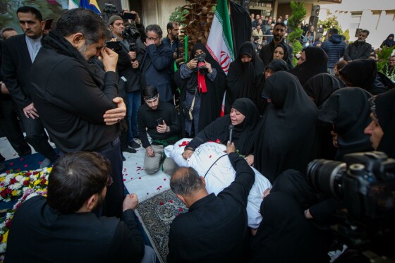 آئین تشییع و تدفین پیکر شهید گمنام در وزارت فرهنگ و ارشاد اسلامی