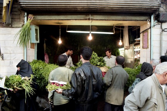 خرید شب یلدا در دهه هفتاد