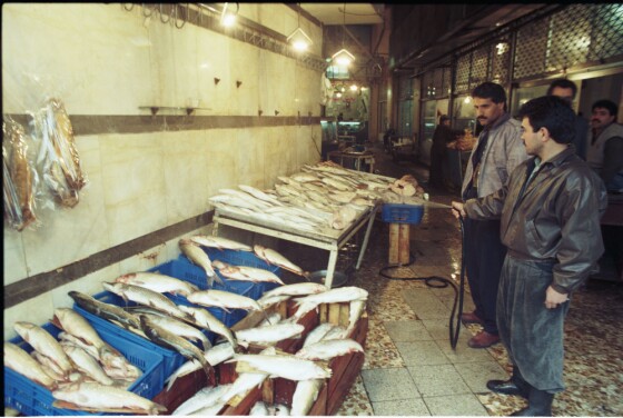 خرید شب یلدا در دهه هفتاد