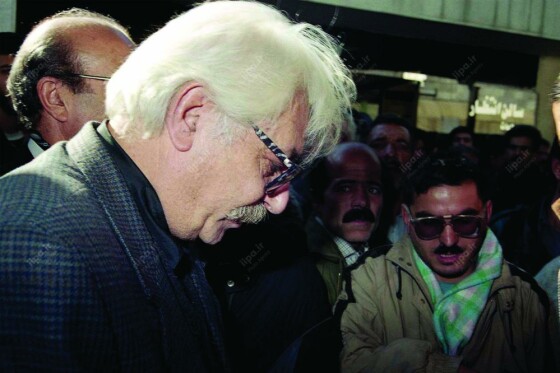 تصاویر منتشر نشده از تشییع پیکر رقیه چهره آزاد در سال ۱۳۷۳