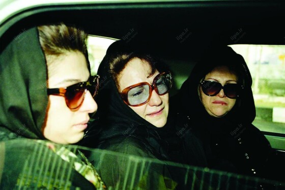 تصاویر منتشر نشده از تشییع پیکر رقیه چهره آزاد در سال ۱۳۷۳