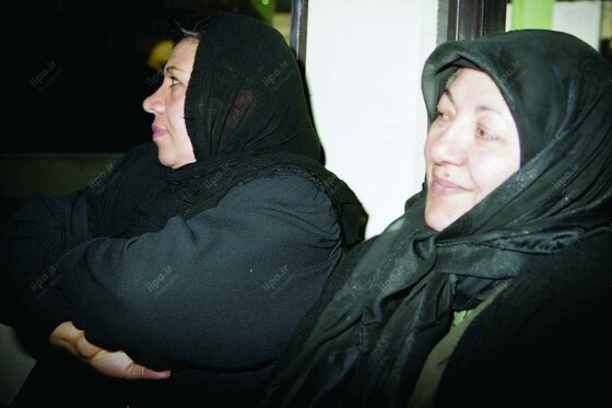 تصاویر منتشر نشده از تشییع پیکر رقیه چهره آزاد در سال ۱۳۷۳