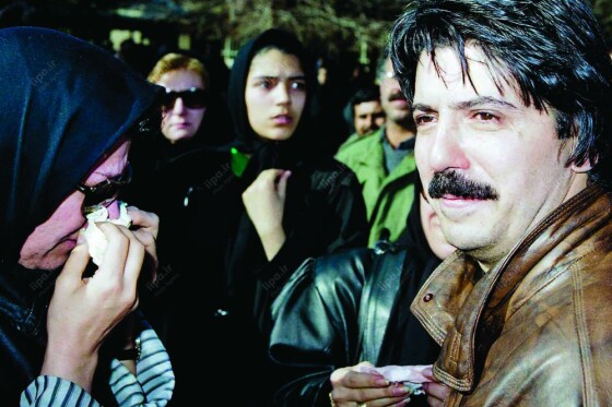 تصاویر منتشر نشده از تشییع پیکر رقیه چهره آزاد در سال ۱۳۷۳