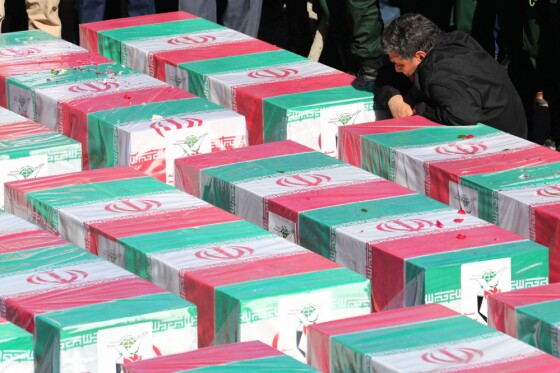 تشییع شهدای حادثه ترورسیتی کرمان با حضور رئیس جمهور