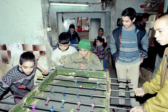 عکس های دیده نشده از کلوپ های بازی در دهه هفتاد