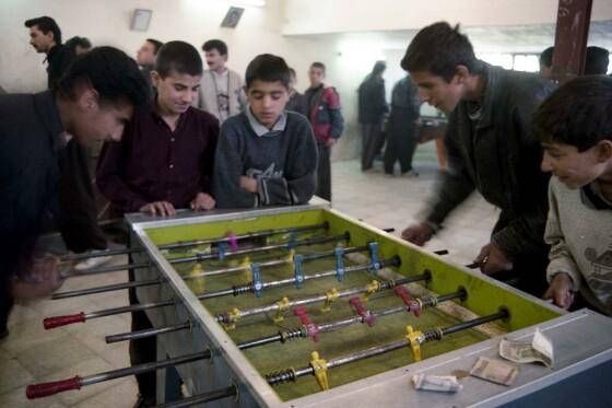 عکس های دیده نشده از کلوپ های بازی در دهه هفتاد