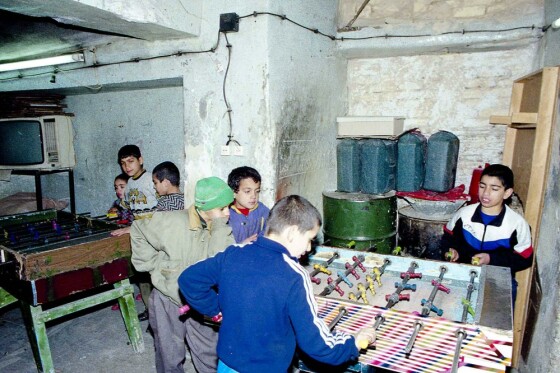 عکس های دیده نشده از کلوپ های بازی در دهه هفتاد