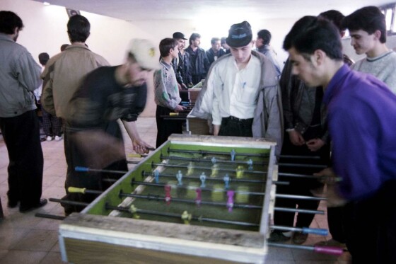 عکس های دیده نشده از کلوپ های بازی در دهه هفتاد