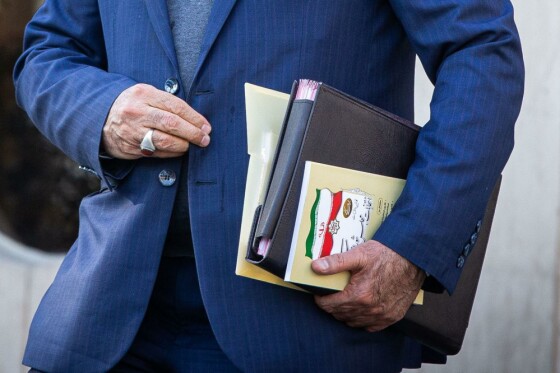 حاشیه جلسه هیئت دولت- ۲۷ دی