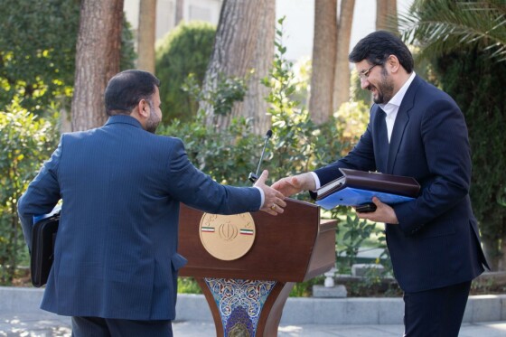 حاشیه جلسه هیئت دولت- ۲۷ دی