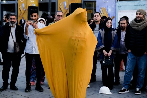 چهل و دومین جشنواره بین المللی تئاتر فجر