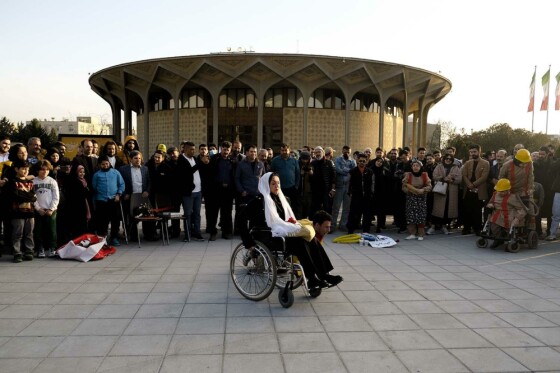 چهل و دومین جشنواره بین المللی تئاتر فجر