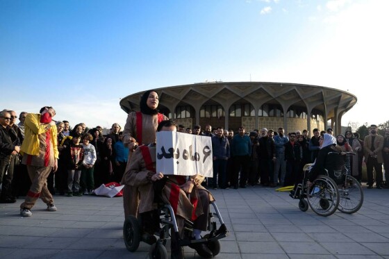 چهل و دومین جشنواره بین المللی تئاتر فجر