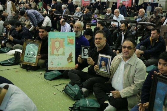 حضور خانواده محترم شهدا در نماز جمعه تهران