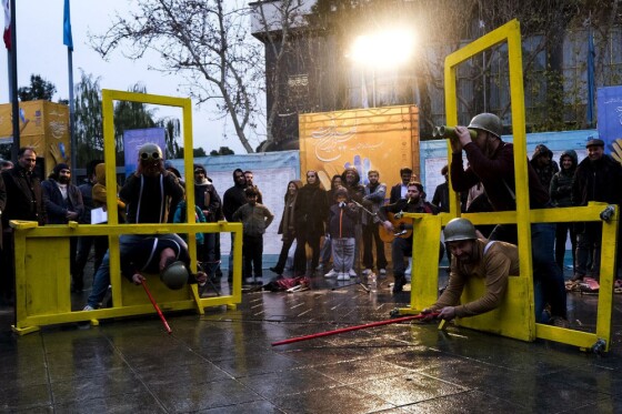 چهل و دومین جشنواره بین المللی تئاتر فجر