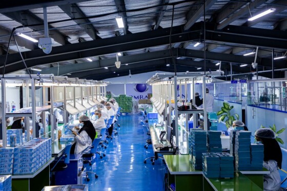 کارخانه تولید موبایل و تبلت ایرانی در بندرعباس