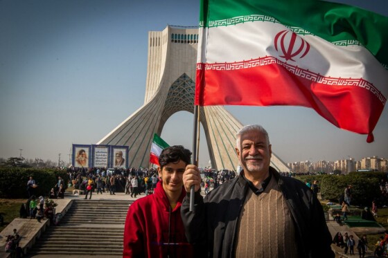 حضور اقشار مختلف مردم در جشن ۴۵ سالگی انقلاب در تهران