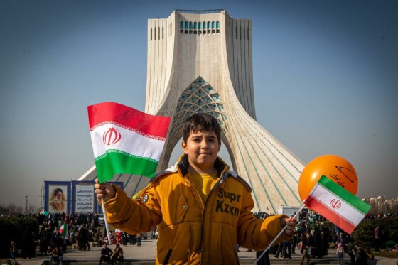 حضور اقشار مختلف مردم در جشن ۴۵ سالگی انقلاب در تهران