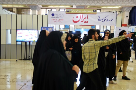 حاشیه دومین روز بیست و چهارمین نمایشگاه رسانه های ایران