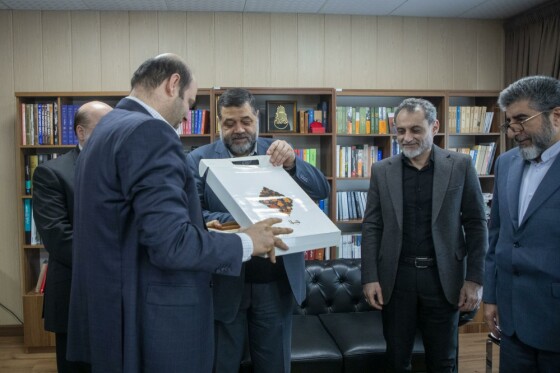 حضور اعضای ارشد جنبش حماس و جهاد اسلامی در روزنامه ایران