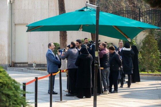 حاشیه جلسه هیات دولت - ۲ اسفند