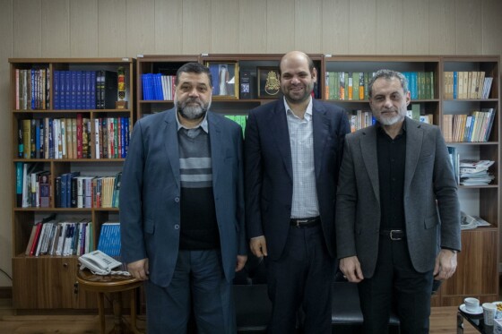 حضور اعضای ارشد جنبش حماس و جهاد اسلامی در روزنامه ایران