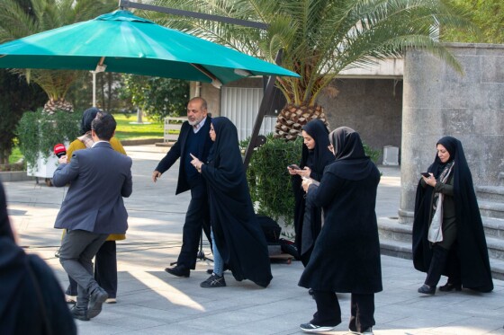 حاشیه جلسه هیات دولت - ۲ اسفند