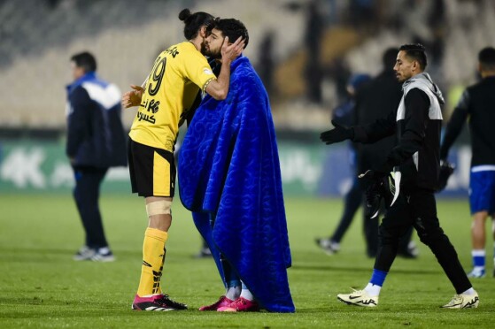 دیدار تیم های فوتبال استقلال و سپاهان