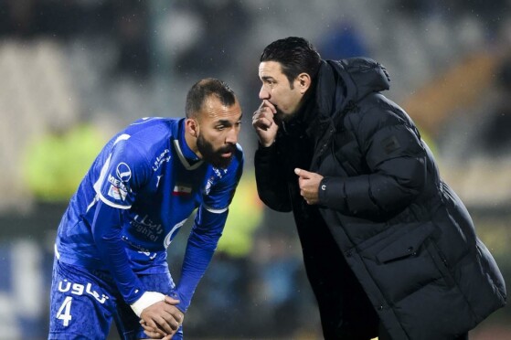 دیدار تیم های فوتبال استقلال و سپاهان