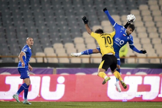 دیدار تیم های فوتبال استقلال و سپاهان