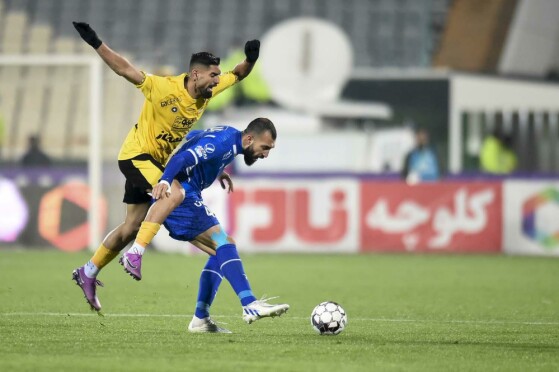 دیدار تیم های فوتبال استقلال و سپاهان