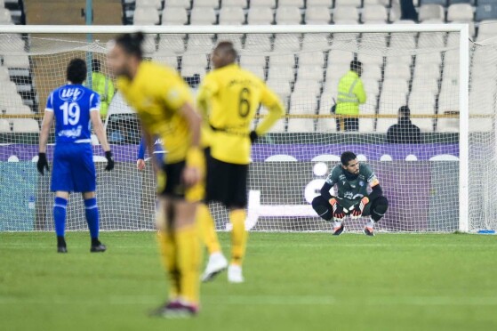 دیدار تیم های فوتبال استقلال و سپاهان