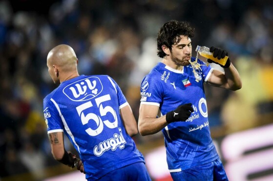 دیدار تیم های فوتبال استقلال و سپاهان