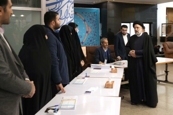 حضور رئیس جمهور پای صندوق اخذ رای