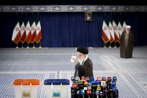 حضور رهبرانقلاب در انتخابات مجلس شورای اسلامی و مجلس خبرگان رهبری