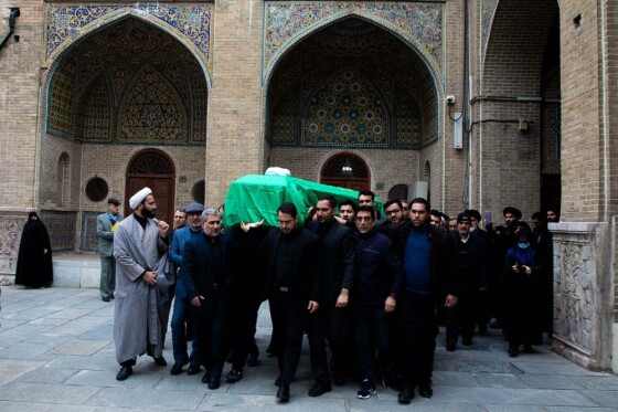 تشییع پیکر آیت الله امامی کاشانی (ره)