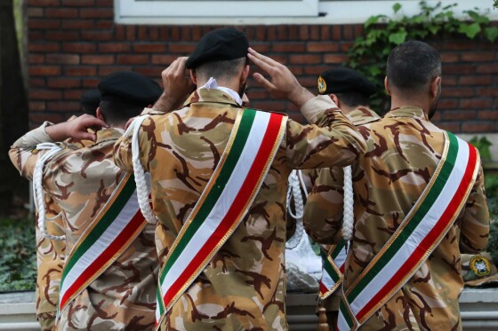 مراسم افطاری صمیمانه وزیر دفاع با کارکنان وظیفه