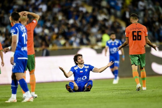 دیدار تیم های استقلال تهران و مس رفسنجان