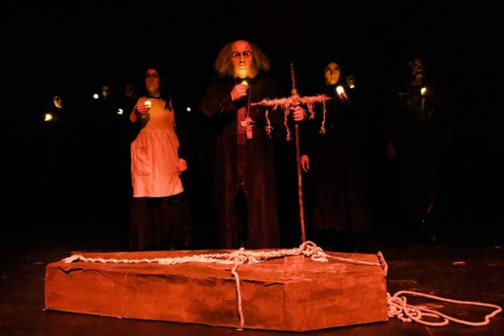 نمایش اسب قاتلین