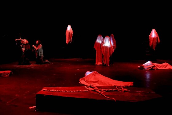 نمایش اسب قاتلین