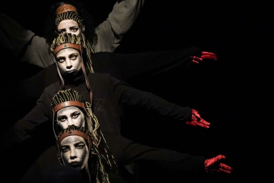 نمایش اسب قاتلین