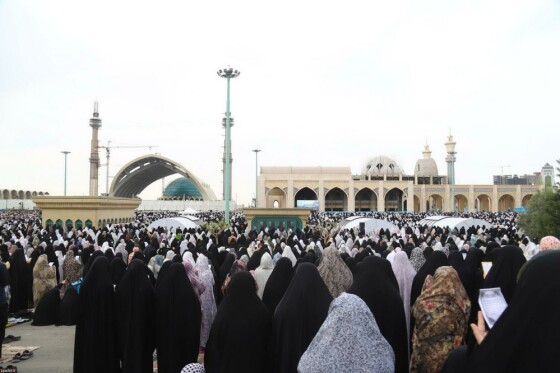 اقامه نماز عید فطر به امامت رهبر معظم انقلاب