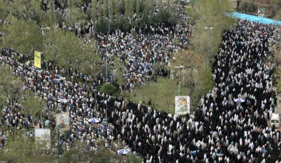 اقامه نماز عید فطر به امامت رهبر معظم انقلاب
