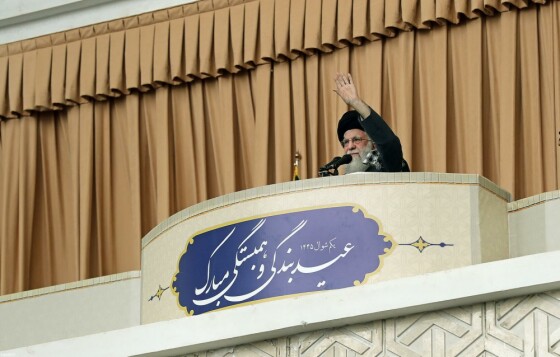 اقامه نماز عید فطر به امامت رهبر معظم انقلاب