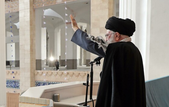 اقامه نماز عید فطر به امامت رهبر معظم انقلاب