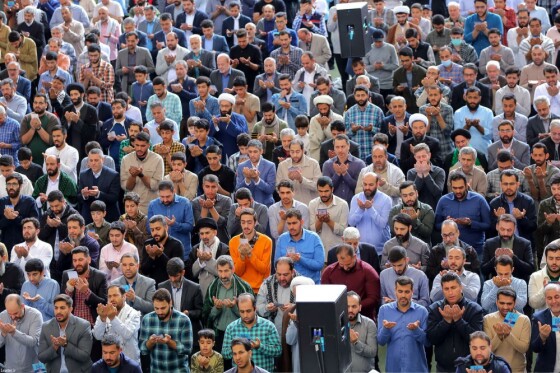 اقامه نماز عید فطر به امامت رهبر معظم انقلاب