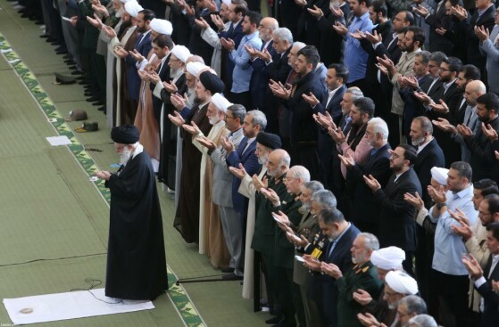 اقامه نماز عید فطر به امامت رهبر معظم انقلاب